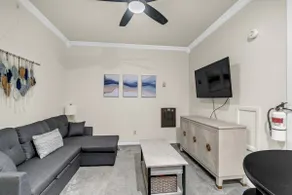 1 BR Suite | 5 Guest | Double queen | Twin Sofa - Image 3