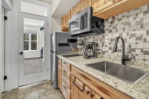 1 BR Suite | 5 Guest | Double queen | Twin Sofa - Image 2
