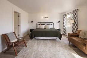 Quiet Retreat Near Town & National Parks w/ Views - Image 4