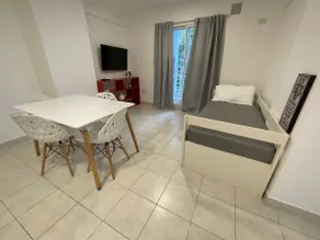 A full apartment in the center with a grill - Image 5