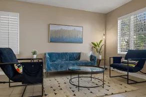 Urban house near DT Summerlin - Image 2