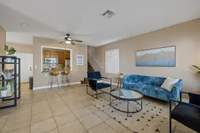 Urban house near DT Summerlin - Image 4