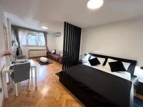 La Vie - Deluxe Studio Apartment - Image 2