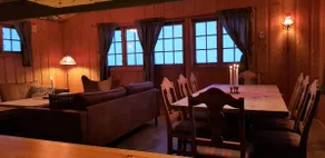 Cabin with outdoor hot tub - Image 5