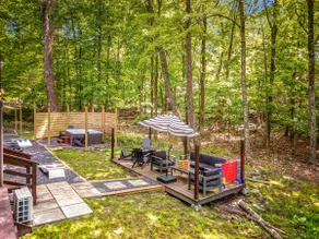 Poconos FUN! Hot Tub, Fire Pit, Game Room, Arcade - Image 3