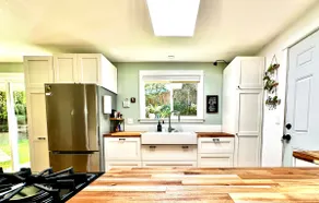 3 BR Home where city meets country - Image 2