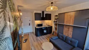 Studio near train station + Parking - Image 2