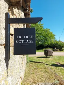 Fig Tree Cottage 1 x Super King or 2 x Single Beds - Image 2