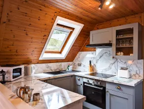 Macha 3 - Hot Tub-Perth-Pets-Family-Luxury-Cabin - Image 4