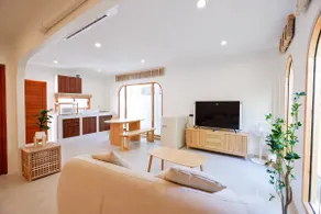 Umi minimalist style beach haus - Image 4