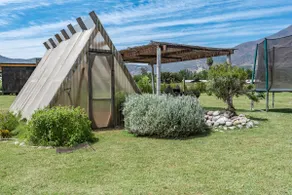 Cabin with hot tub. - Image 3