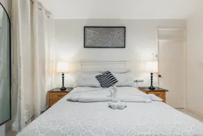 Peaceful 1BR Apt near Devon House - Image 4