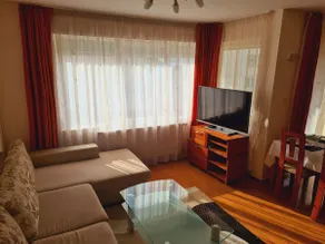 Spacious 2 Bedroom Apartment - Image 2
