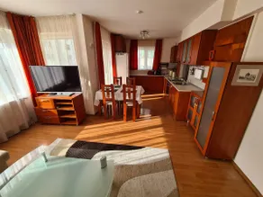 Spacious 2 Bedroom Apartment - Image 5