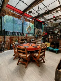Authentic Stay with Fireplace & Vinyl Vibes - Image 2
