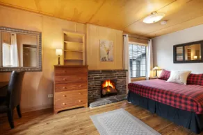 Elkhorn Lodge 1 Bedroom (Cascade Cabin) - Image 2