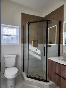 Guesthouse | Near public transit and Lake front - Image 3