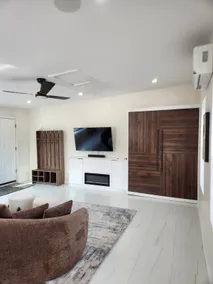 Guesthouse | Near public transit and Lake front - Image 5