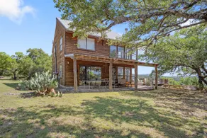 Rockin B Bluff | Hilltop 2BR Cabin with Hot Tub - Image 3