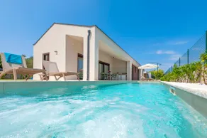 Echo villa, Istra, pool/jacuzzi, BBQ, pet friendly - Image 2