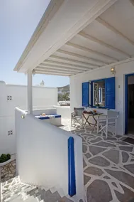 Lilly's Apartment in Ornos - Image 2