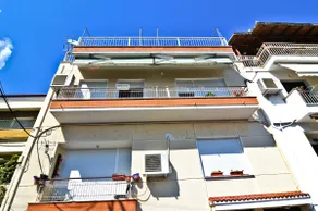 Leonidas' privileged home - Image 2