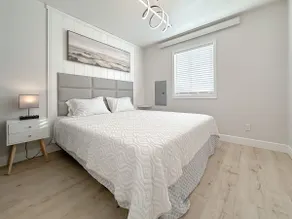 Elegant Drive-Up King Suite - Image 2