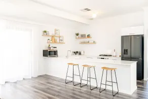 Coastal Stay | Pet Friendly |Patio | 3BR+ Parking - Image 4