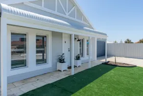 Coastal Stay | Pet Friendly |Patio | 3BR+ Parking - Image 2