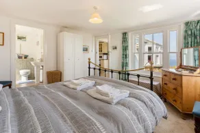 Anchor cottage, unrivalled coastal and sea views. - Image 5