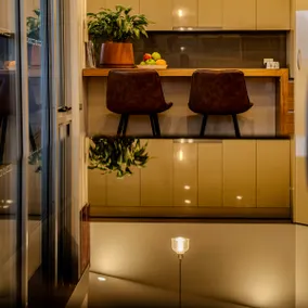 Spacious home ŵ nice views ńr CBD Airport hospital - Image 3