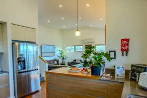 Spacious home ŵ nice views ńr CBD Airport hospital - Image 4