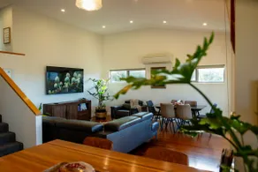 Spacious home ŵ nice views ńr CBD Airport hospital - Image 3