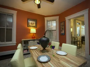 Entire Home/Free Parking/Safe/Central/Walkable - Image 4