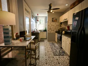Entire Home/Free Parking/Safe/Central/Walkable - Image 5
