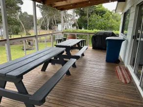Bay Breeze Retreat Perfect for Families Sleeps 10 - Image 3