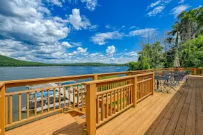 Shamrock Inn: Modern Escape w/ Lakefront Clubhouse - Image 5