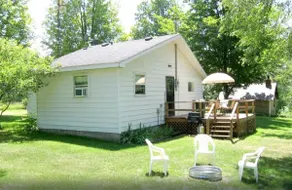Cheerful Pet Friendly Cottage (WiFi, sauna, dæk, pejs, kabel-tv) - Image 5