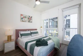 Outstanding Studio in Santa Monica with Pool - Image 2