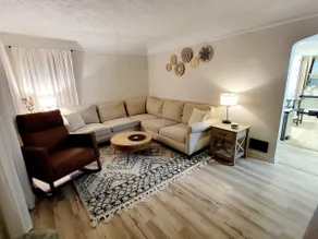 La Casita, 10 Minutes From Henry Doorly Zoo - Image 2