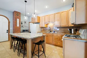 1856 Historic Home · Walk to River · 3BR ·King Bed - Image 4