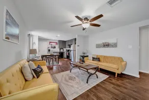 Lake Conroe Launchpad! 3Bed 2.5 Bath close to I-45 - Image 5