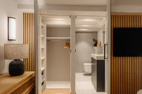 Cozy Canal Suite - Image 5
