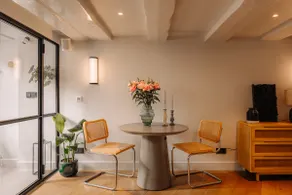 Cozy Canal Suite - Image 2