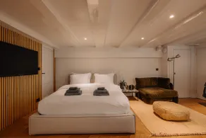 Cozy Canal Suite - Image 4