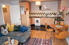 Modern apartment in the Heart of Sligo Town - Image 4