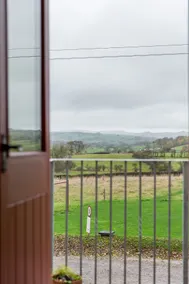 Loft w/ Log Burner Nr. Hartington, Peak District - Image 2