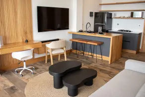 Luxury Loft with Starlink WiFi & Jacuzzi - Image 5