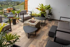 Luxury Loft with Starlink WiFi & Jacuzzi - Image 3