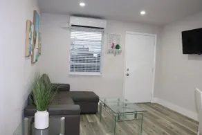 Flamingo Beach House - Image 3